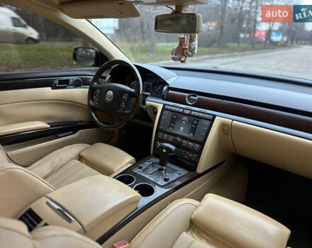 Чорний Фольксваген Фаєтон, об'ємом двигуна 5 л та пробігом 272 тис. км за 6700 $, фото 35 на Automoto.ua