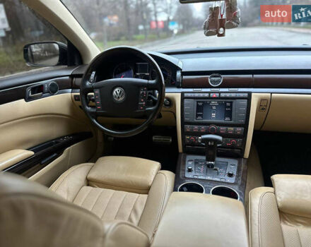 Чорний Фольксваген Фаєтон, об'ємом двигуна 5 л та пробігом 272 тис. км за 6700 $, фото 30 на Automoto.ua