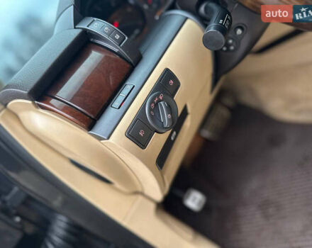 Чорний Фольксваген Фаєтон, об'ємом двигуна 5 л та пробігом 272 тис. км за 6700 $, фото 24 на Automoto.ua