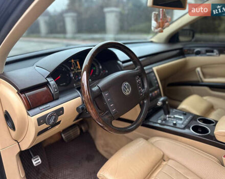 Чорний Фольксваген Фаєтон, об'ємом двигуна 5 л та пробігом 272 тис. км за 6700 $, фото 22 на Automoto.ua
