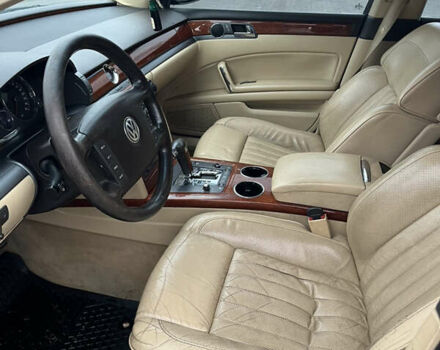 Черный Фольксваген Фаетон, объемом двигателя 3 л и пробегом 260 тыс. км за 7700 $, фото 15 на Automoto.ua