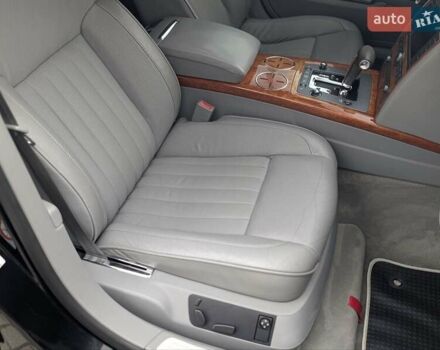 Черный Фольксваген Фаетон, объемом двигателя 3 л и пробегом 295 тыс. км за 6999 $, фото 13 на Automoto.ua