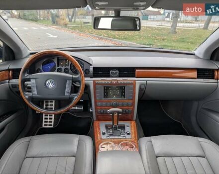 Черный Фольксваген Фаетон, объемом двигателя 3 л и пробегом 295 тыс. км за 6999 $, фото 10 на Automoto.ua