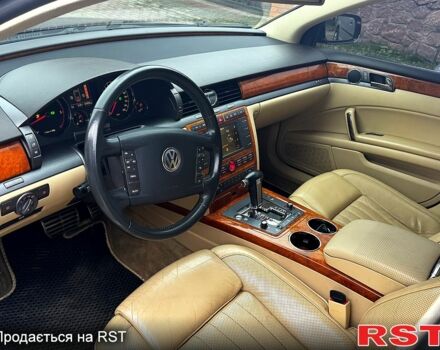 Черный Фольксваген Фаетон, объемом двигателя 3 л и пробегом 200 тыс. км за 8500 $, фото 4 на Automoto.ua