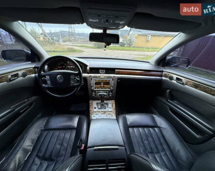 Черный Фольксваген Фаетон, объемом двигателя 2.97 л и пробегом 285 тыс. км за 9500 $, фото 22 на Automoto.ua