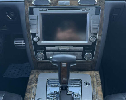 Черный Фольксваген Фаетон, объемом двигателя 2.97 л и пробегом 335 тыс. км за 7650 $, фото 24 на Automoto.ua