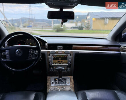 Черный Фольксваген Фаетон, объемом двигателя 2.97 л и пробегом 285 тыс. км за 9500 $, фото 21 на Automoto.ua