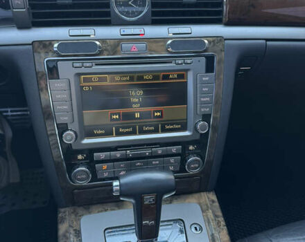 Черный Фольксваген Фаетон, объемом двигателя 2.97 л и пробегом 335 тыс. км за 7650 $, фото 32 на Automoto.ua