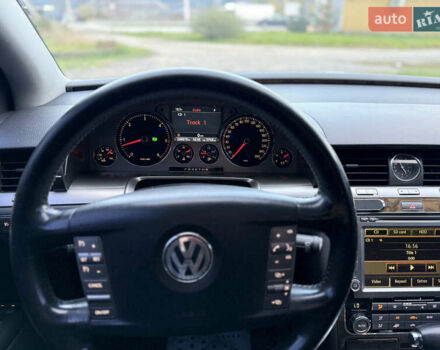 Черный Фольксваген Фаетон, объемом двигателя 2.97 л и пробегом 285 тыс. км за 9500 $, фото 26 на Automoto.ua