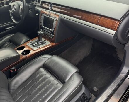 Черный Фольксваген Фаетон, объемом двигателя 3 л и пробегом 300 тыс. км за 13000 $, фото 6 на Automoto.ua