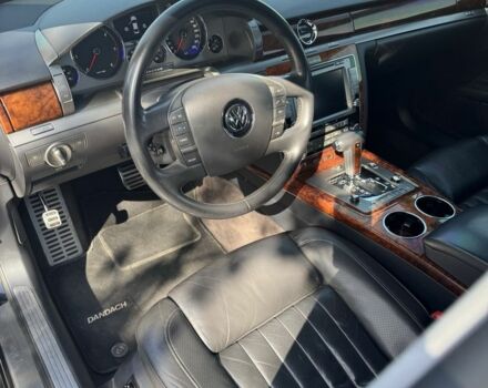 Черный Фольксваген Фаетон, объемом двигателя 3 л и пробегом 300 тыс. км за 13000 $, фото 7 на Automoto.ua