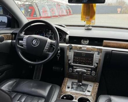 Чорний Фольксваген Фаєтон, об'ємом двигуна 2.97 л та пробігом 226 тис. км за 13000 $, фото 57 на Automoto.ua