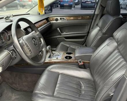 Чорний Фольксваген Фаєтон, об'ємом двигуна 2.97 л та пробігом 226 тис. км за 13000 $, фото 47 на Automoto.ua