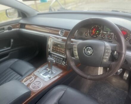 Черный Фольксваген Фаетон, объемом двигателя 3 л и пробегом 235 тыс. км за 5500 $, фото 17 на Automoto.ua