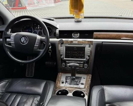 Чорний Фольксваген Фаєтон, об'ємом двигуна 2.97 л та пробігом 226 тис. км за 13000 $, фото 62 на Automoto.ua