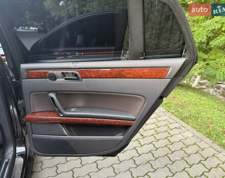 Чорний Фольксваген Фаєтон, об'ємом двигуна 2.97 л та пробігом 262 тис. км за 15950 $, фото 13 на Automoto.ua