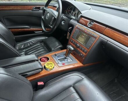 Коричневый Фольксваген Фаетон, объемом двигателя 4.2 л и пробегом 234 тыс. км за 5200 $, фото 12 на Automoto.ua