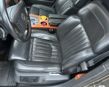 Коричневый Фольксваген Фаетон, объемом двигателя 4.2 л и пробегом 234 тыс. км за 5200 $, фото 10 на Automoto.ua