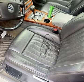 Серый Фольксваген Фаетон, объемом двигателя 3 л и пробегом 440 тыс. км за 5000 $, фото 3 на Automoto.ua