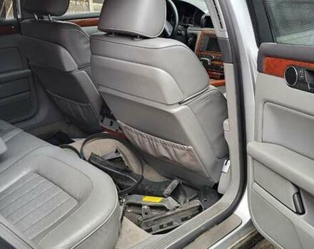 Серый Фольксваген Фаетон, объемом двигателя 4.2 л и пробегом 287 тыс. км за 5999 $, фото 7 на Automoto.ua