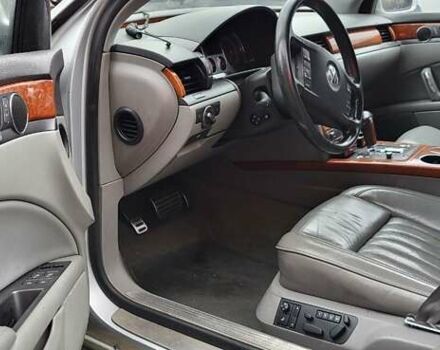 Серый Фольксваген Фаетон, объемом двигателя 4.2 л и пробегом 287 тыс. км за 5999 $, фото 2 на Automoto.ua