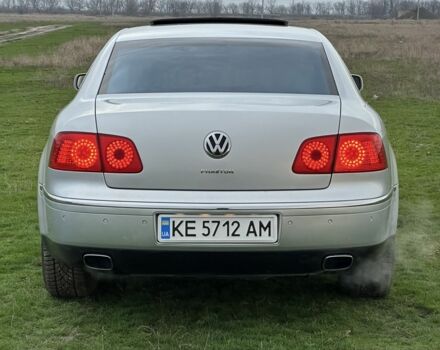 Серый Фольксваген Фаетон, объемом двигателя 4.2 л и пробегом 260 тыс. км за 5950 $, фото 1 на Automoto.ua