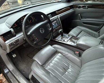 Синий Фольксваген Фаетон, объемом двигателя 2.97 л и пробегом 400 тыс. км за 5500 $, фото 13 на Automoto.ua