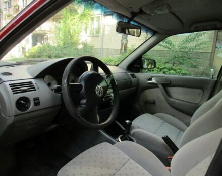 Красный Фольксваген Поинтер, объемом двигателя 1.8 л и пробегом 195 тыс. км за 2500 $, фото 7 на Automoto.ua