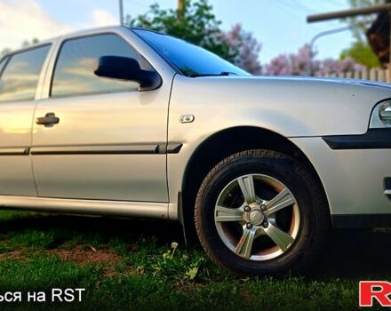 Серый Фольксваген Поинтер, объемом двигателя 1 л и пробегом 142 тыс. км за 2900 $, фото 1 на Automoto.ua