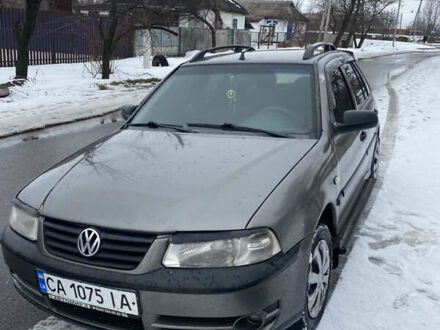 Серый Фольксваген Поинтер, объемом двигателя 1.78 л и пробегом 200 тыс. км за 1750 $, фото 1 на Automoto.ua