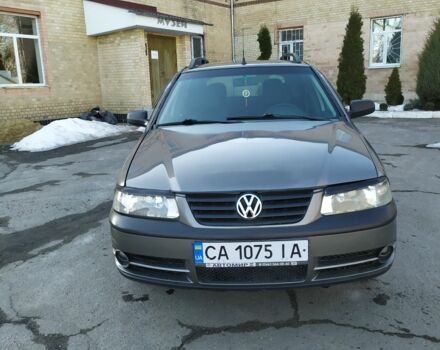Сірий Фольксваген Поінтер, об'ємом двигуна 1.8 л та пробігом 190 тис. км за 2000 $, фото 1 на Automoto.ua