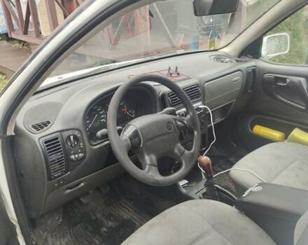 Белый Фольксваген Поло, объемом двигателя 1.4 л и пробегом 280 тыс. км за 1400 $, фото 3 на Automoto.ua