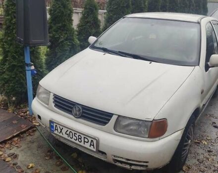 Белый Фольксваген Поло, объемом двигателя 1.4 л и пробегом 280 тыс. км за 1400 $, фото 2 на Automoto.ua