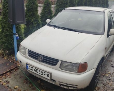 Белый Фольксваген Поло, объемом двигателя 1.4 л и пробегом 280 тыс. км за 1400 $, фото 3 на Automoto.ua