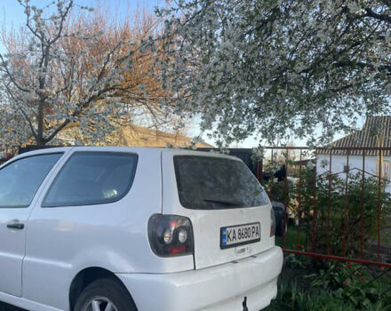 Белый Фольксваген Поло, объемом двигателя 1.4 л и пробегом 280 тыс. км за 3200 $, фото 1 на Automoto.ua