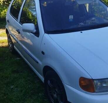 Белый Фольксваген Поло, объемом двигателя 1.39 л и пробегом 350 тыс. км за 2100 $, фото 7 на Automoto.ua