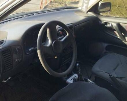 Белый Фольксваген Поло, объемом двигателя 1.39 л и пробегом 350 тыс. км за 2100 $, фото 3 на Automoto.ua