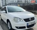 Білий Фольксваген Поло, об'ємом двигуна 1.6 л та пробігом 216 тис. км за 5000 $, фото 1 на Automoto.ua