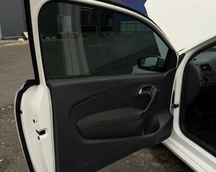 Білий Фольксваген Поло, об'ємом двигуна 1.2 л та пробігом 144 тис. км за 7100 $, фото 26 на Automoto.ua