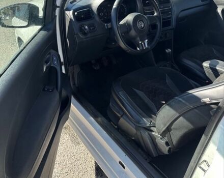 Белый Фольксваген Поло, объемом двигателя 1.2 л и пробегом 140 тыс. км за 4450 $, фото 5 на Automoto.ua