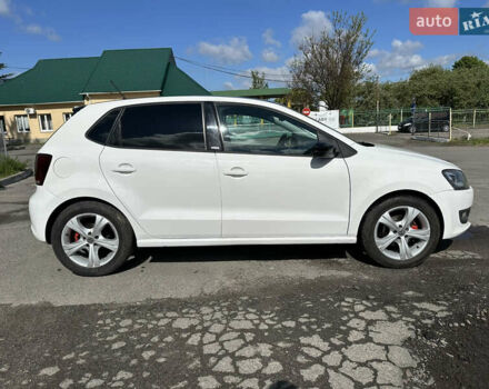 Белый Фольксваген Поло, объемом двигателя 1.2 л и пробегом 207 тыс. км за 8900 $, фото 5 на Automoto.ua