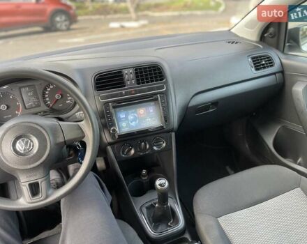 Белый Фольксваген Поло, объемом двигателя 1.2 л и пробегом 209 тыс. км за 6350 $, фото 17 на Automoto.ua