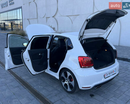 Белый Фольксваген Поло, объемом двигателя 1.4 л и пробегом 136 тыс. км за 10650 $, фото 143 на Automoto.ua