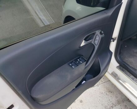 Белый Фольксваген Поло, объемом двигателя 1.4 л и пробегом 200 тыс. км за 6000 $, фото 3 на Automoto.ua