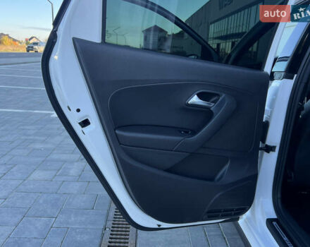 Белый Фольксваген Поло, объемом двигателя 1.4 л и пробегом 136 тыс. км за 10650 $, фото 90 на Automoto.ua