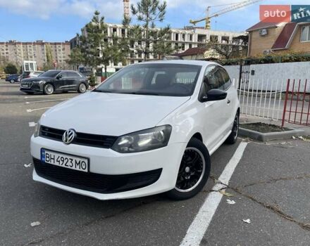 Белый Фольксваген Поло, объемом двигателя 1.2 л и пробегом 209 тыс. км за 6350 $, фото 3 на Automoto.ua