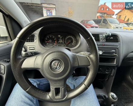 Белый Фольксваген Поло, объемом двигателя 1.39 л и пробегом 441 тыс. км за 6999 $, фото 16 на Automoto.ua