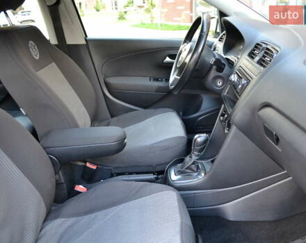 Білий Фольксваген Поло, об'ємом двигуна 1.4 л та пробігом 211 тис. км за 7500 $, фото 5 на Automoto.ua