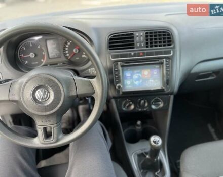 Белый Фольксваген Поло, объемом двигателя 1.2 л и пробегом 209 тыс. км за 6350 $, фото 13 на Automoto.ua
