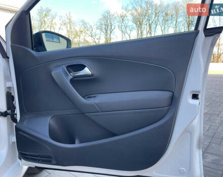 Белый Фольксваген Поло, объемом двигателя 1.2 л и пробегом 207 тыс. км за 8900 $, фото 17 на Automoto.ua